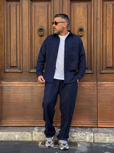 Completo blu pantalone fondo largo can camicia Art evo