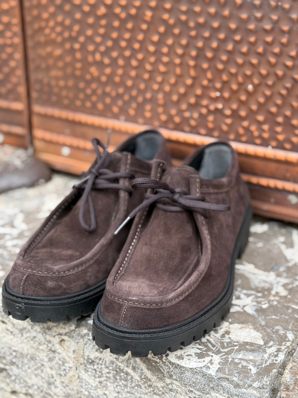 Scarpa Mocassino  uomo camoscio marrone testa di moto suola carrarmato