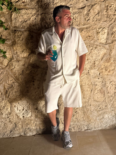 Completo bianco    con camicia art naama bay