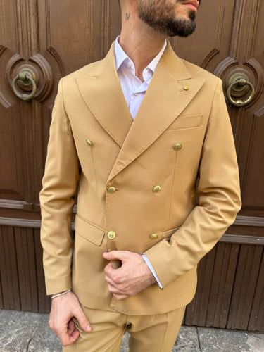 Abito doppio petto beige bottonj oro  must