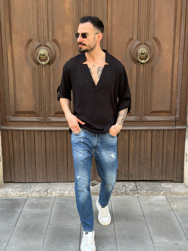Camiciai nera scollo art italy
