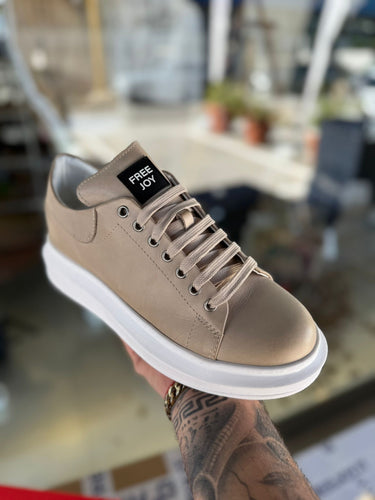 sneakers pelle   beige  suola bianca    art freejoj mq
