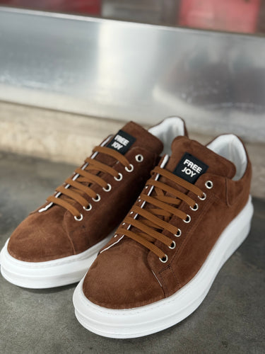 sneakers marrone cuoio  camoscio suola bianca    art freejoj mq
