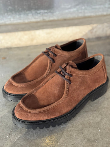 Scarpa Mocassino  uomo marrone cuoio camoscio  suola carrarmato-0.jpeg