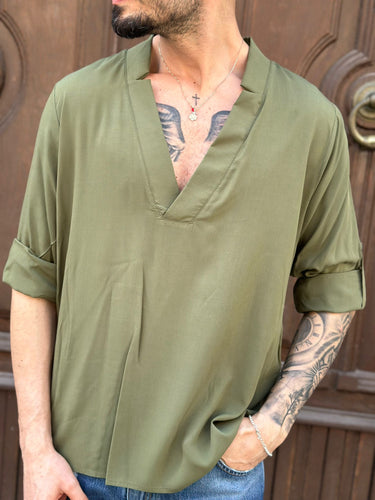Camicia verde  scollo art italy