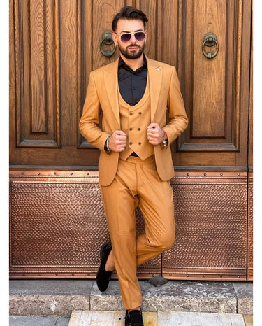 abito sartoriale  tre pezzi   giallo senape  Q1-0.jpeg